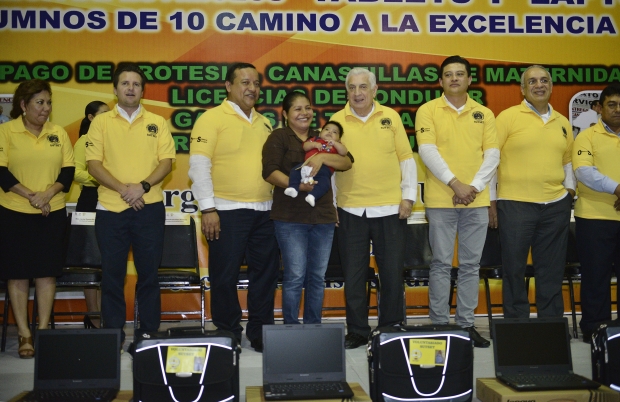 Garantiza Arturo Núñez fuentes de empleo de trabajadores estatales