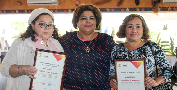Directora General convive con enfermeros del ISSET