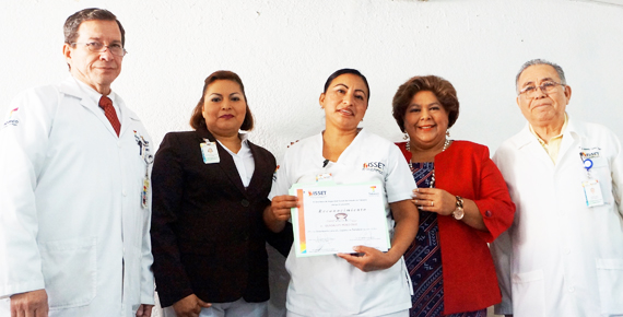 Reconoce ISSET a personal de enfermería - Alicia Guadalupe Cabrales Vázquez