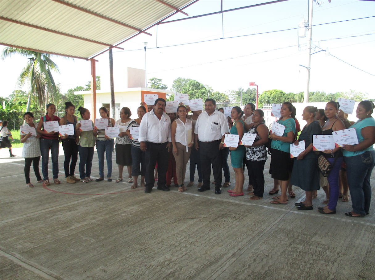 SEE clausura curso de Manualidades en Macuspana