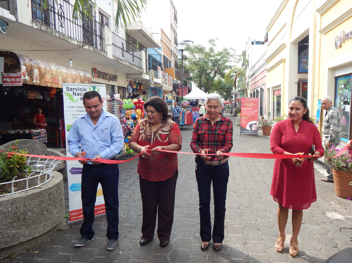 SEE inaugura Mercado Artesanal en beneficio de egresados de cursos Bécate