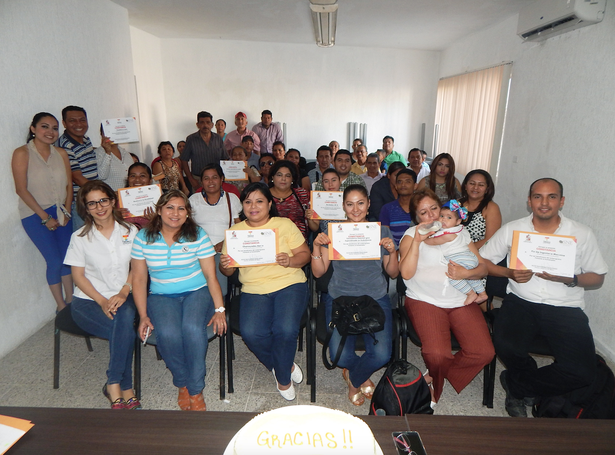 Entrega SNE Tabasco apoyos a 16 emprendedores de la región