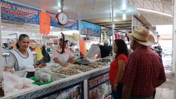 Expendedores del mercado provisional Pino Suárez lograron capitalizarse