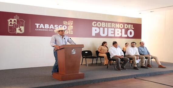 •	Productores deben revisar constantemente a sus animales y reportar cualquier caso a las autoridades a través de las líneas telefónicas y correos oficiales  El Gobierno del Estado reforzó e intensificó las acciones de inspección y visitas a los centros de acopio, como parte del monitoreo permanente que se mantiene para prevenir la presencia del Gusano Barrenador del Ganado en Tabasco, tras la detección del primer caso de esta enfermedad en el punto de verificación fitosanitaria ubicado en Playas de Cataza
