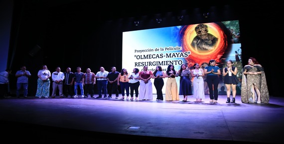 * El realizador Gerardo Rivas proyectó en el Teatro Universitario la cinta con elenco completamente local