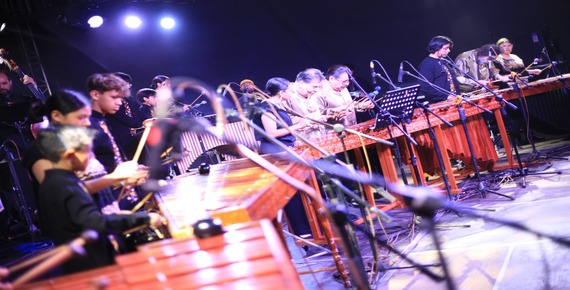 * Más de 20 músicos ofrecieron un cálido concierto con melodías de corte clásico, hasta cerrar con composiciones tabasqueñas