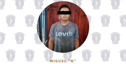 Asegura la policía de Huimanguillo aproximadamente 1,200 litros de hidrocarburo y detiene una persona.