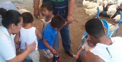 Niños que viven con sus madres en el CRESET visitan la Granja que se ubica en el patio General como parte de las actividades del programa Crecer sin Barreras.