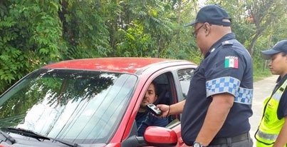 Elementos de la Policía Estatal Preventiva (PEP) y Policía Estatal de Caminos (PEC), realizaron Operativo Alcoholímetro en los municipios de Nacajuca y Jalapa.