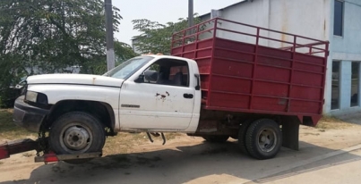 La Policía de Cárdenas aseguró aproximadamente 4 mil litros de hidrocarburo ilegal y la unidad en que era transportado