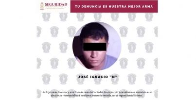 Aseguran policías de Huimanguillo a masculino con arma de fuego.