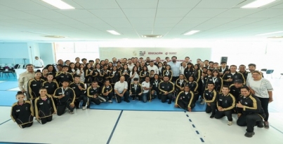 • El mandatario estatal entrega 71 estímulos económicos a medallistas de los Juegos Nacionales y Paranacionales