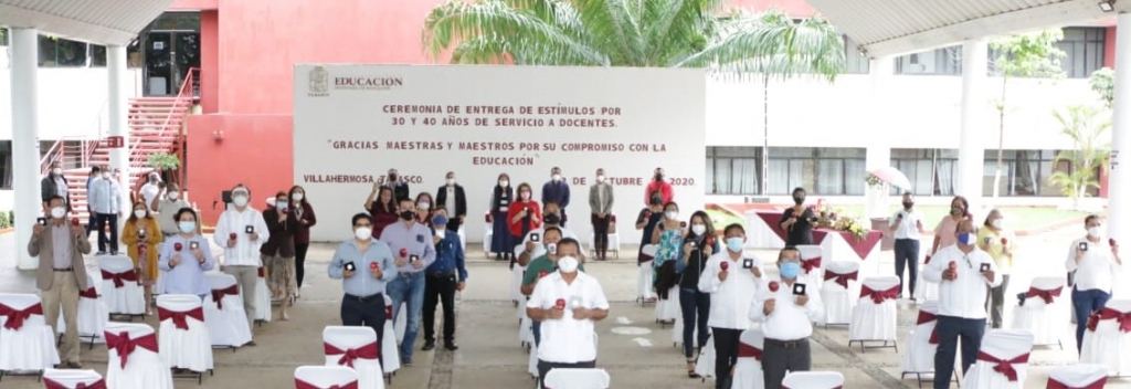 Entrega Estímulos Docentes Centro 1-1.jpg