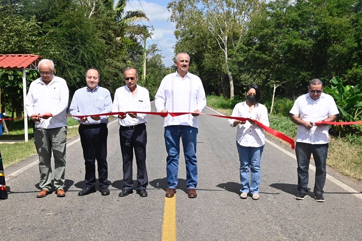 02-Construcción carrretera Vhsa-Ciudad Pemex (8).jpeg