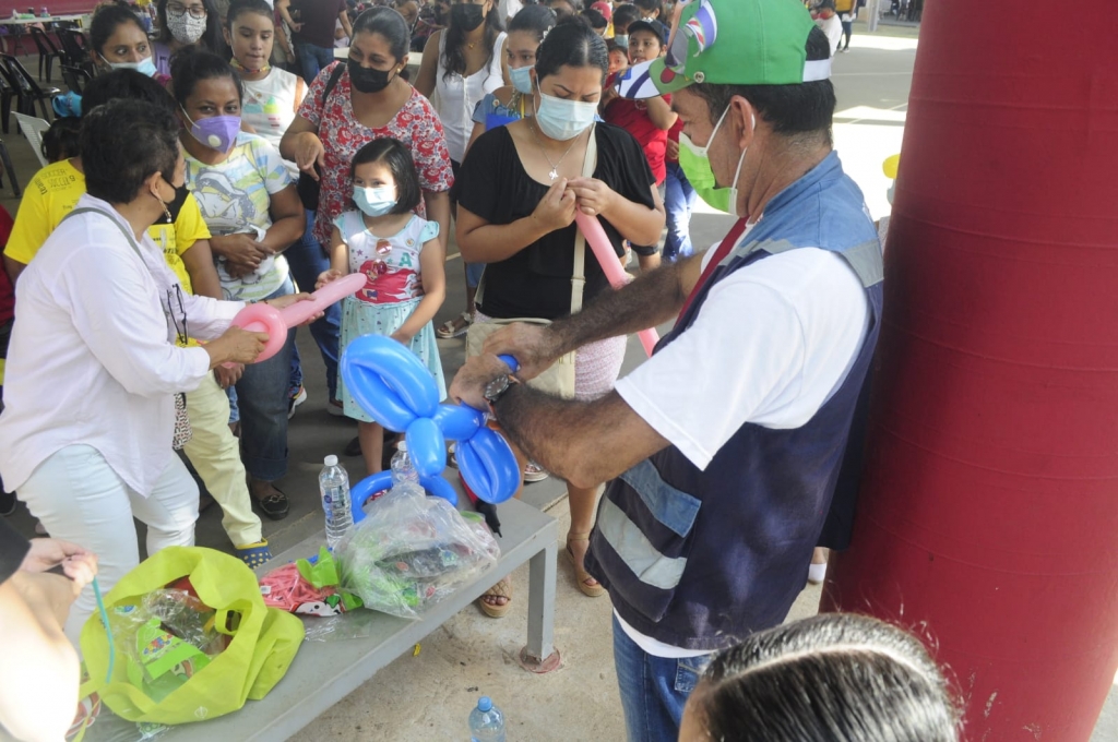 BOLETÍN 1161 SALUD DESFILAN SUPERHÉROES Y PRINCESAS EN MÓDULOS DE VACUNACIÓN COVID HABILITADOS EN EL MUNICIPIO DE CENTRO 02072022 (8).jpeg