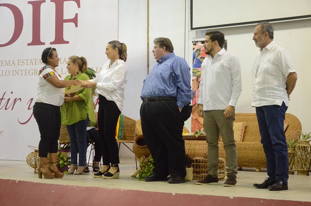 BOLETÍN 942 DIF OBRAS DE ARTESANOS, PARTE FUNDAMENTAL DE LA CULTURA DE TABASCO Y MÉXICO DIF TABASCO 27052022 (8).jpg