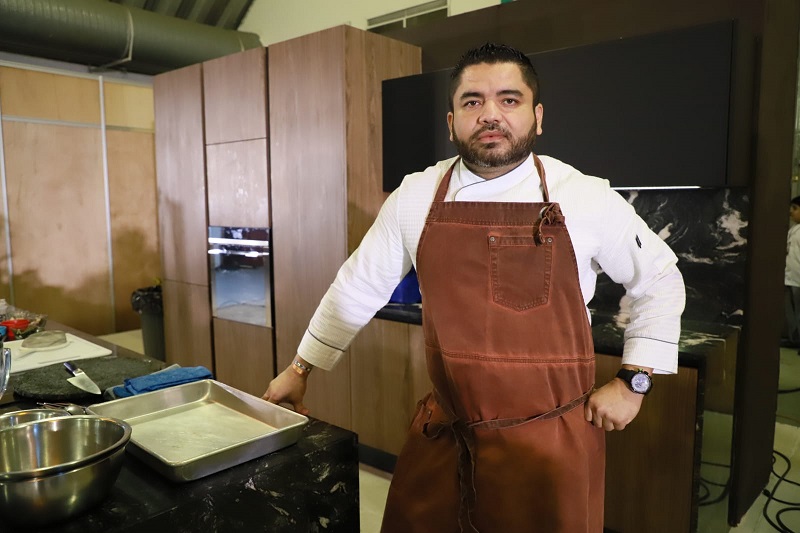Chef  Fernando Marrufo, conferencia los ostiones del Edén (3).jpg