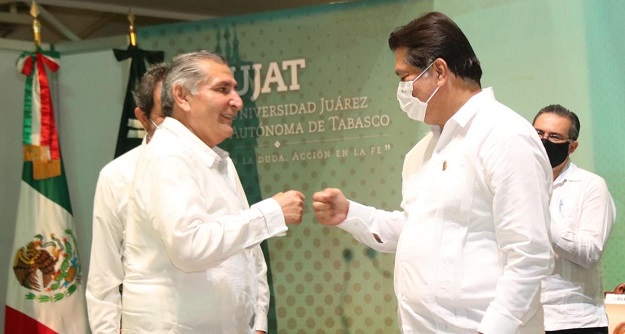 FOTO AALH ACUDE A INFORME DEL RECTOR UJAT (38).jpeg