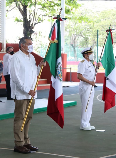 FOTO AALH DÍA DE LA BANDERA  (5).jpeg