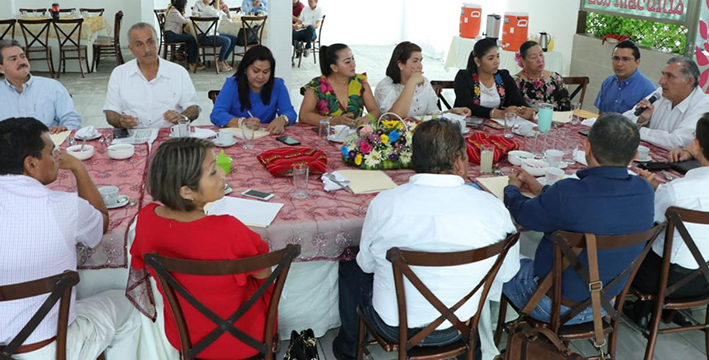 FOTO AALH REUNIÓN CON ALCALDES (1).jpeg