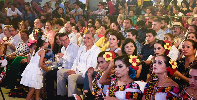 FOTO CLAUSURA DE FERIA  (7).jpg