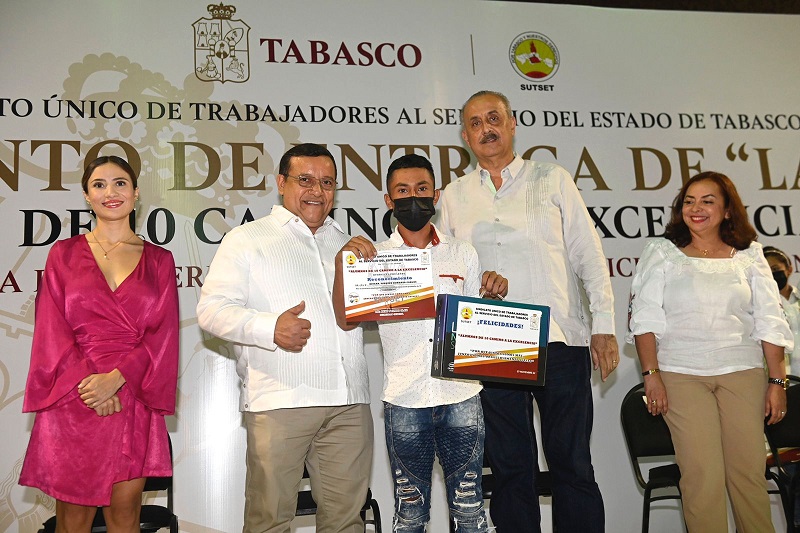 FOTO GOBERNADOR (11)_1.jpeg