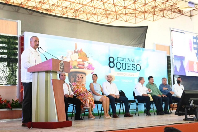 FOTO GOBERNADOR FESTIVAL DEL QUESO (39).jpeg