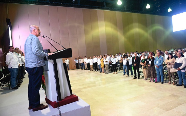 FOTO GOBERNADOR REUNIONES CIENTÍFICAS AGROPECUARIAS (4).jpeg