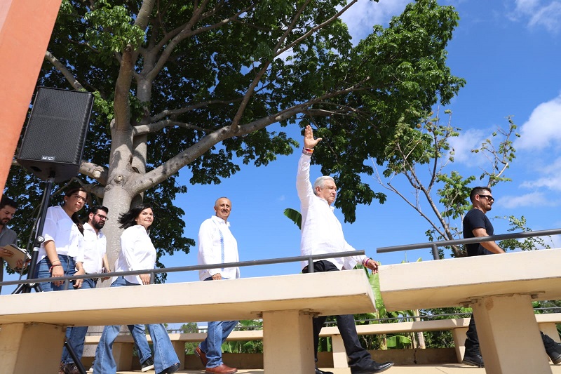 FOTO MERINO RECORRIDO CON AMLO ,ALECÓN LENADRO ROVIROSA WADE 05062022 (4).jpg