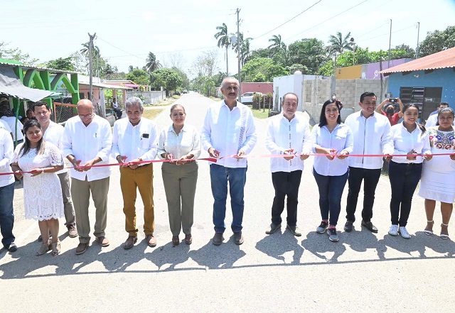 Inauguración  pavimentación asfáltica de la calle Eduviges (7).jpeg