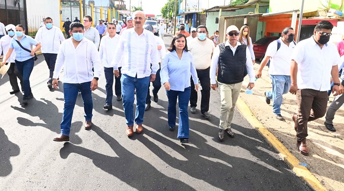SUPERVICIÓN DE TRABAJOS DE PAVIMENTACIÓN EN CALLE PLUTARCO ELÍAS CALLES  (2).jpeg