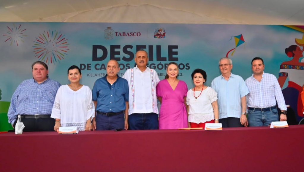 desfile portada_0.jpg